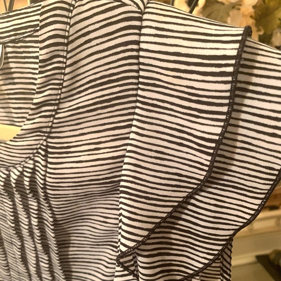 Elle Top - Picture 3 of 7